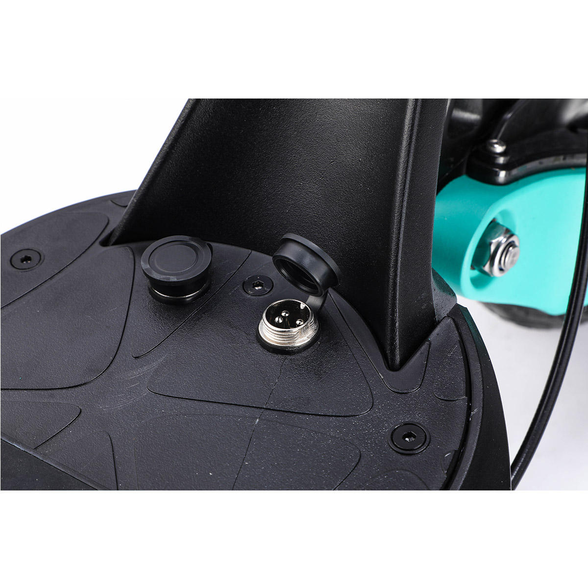 VSETT-9+-Electric-Scooter-London-2020-charger-port