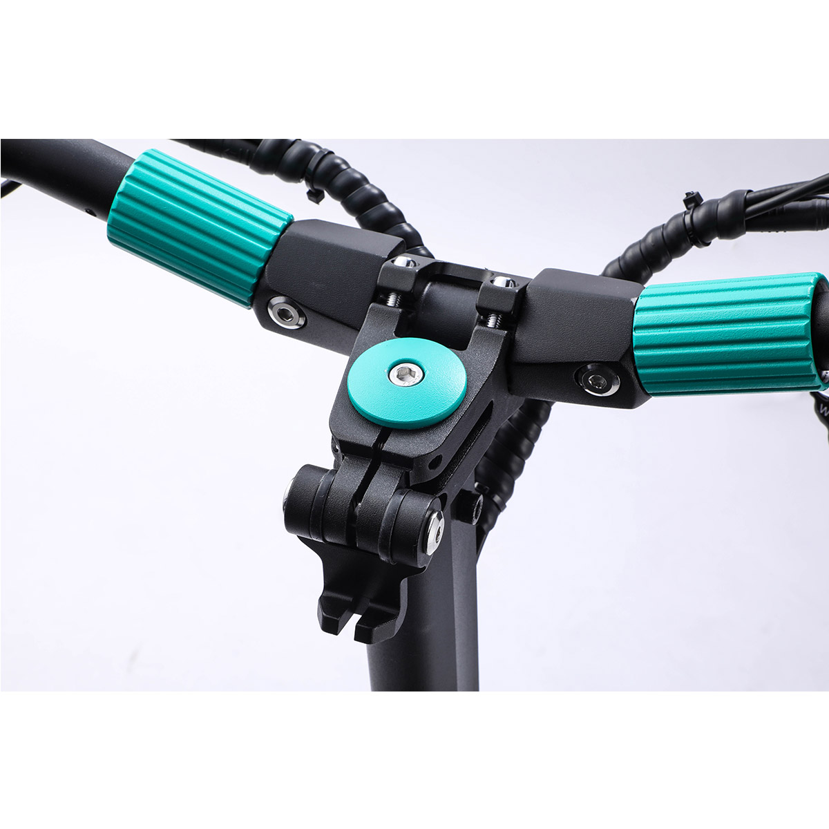 VSETT-9+-Electric-Scooter-London-2020-folding-detail