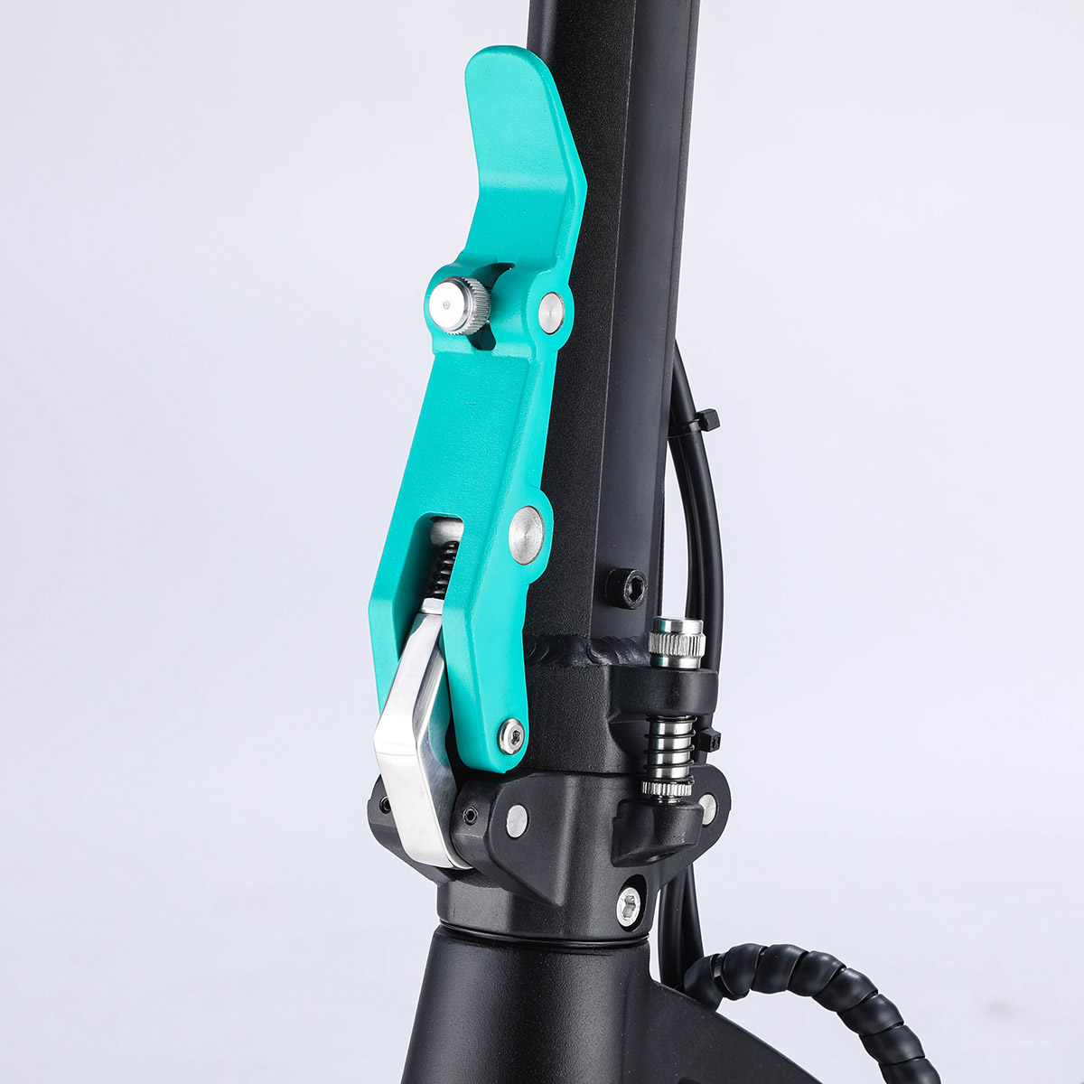 VSETT-9+-Electric-Scooter-London-2020-locking-detail